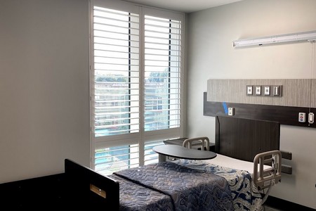 What to Look for When Choosing Commercial Window Coverings
